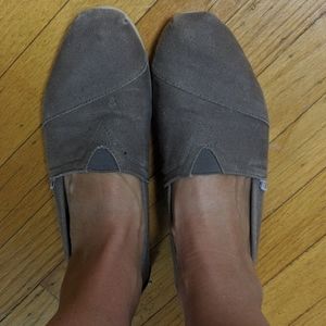 TOMS gray.  Size 9.